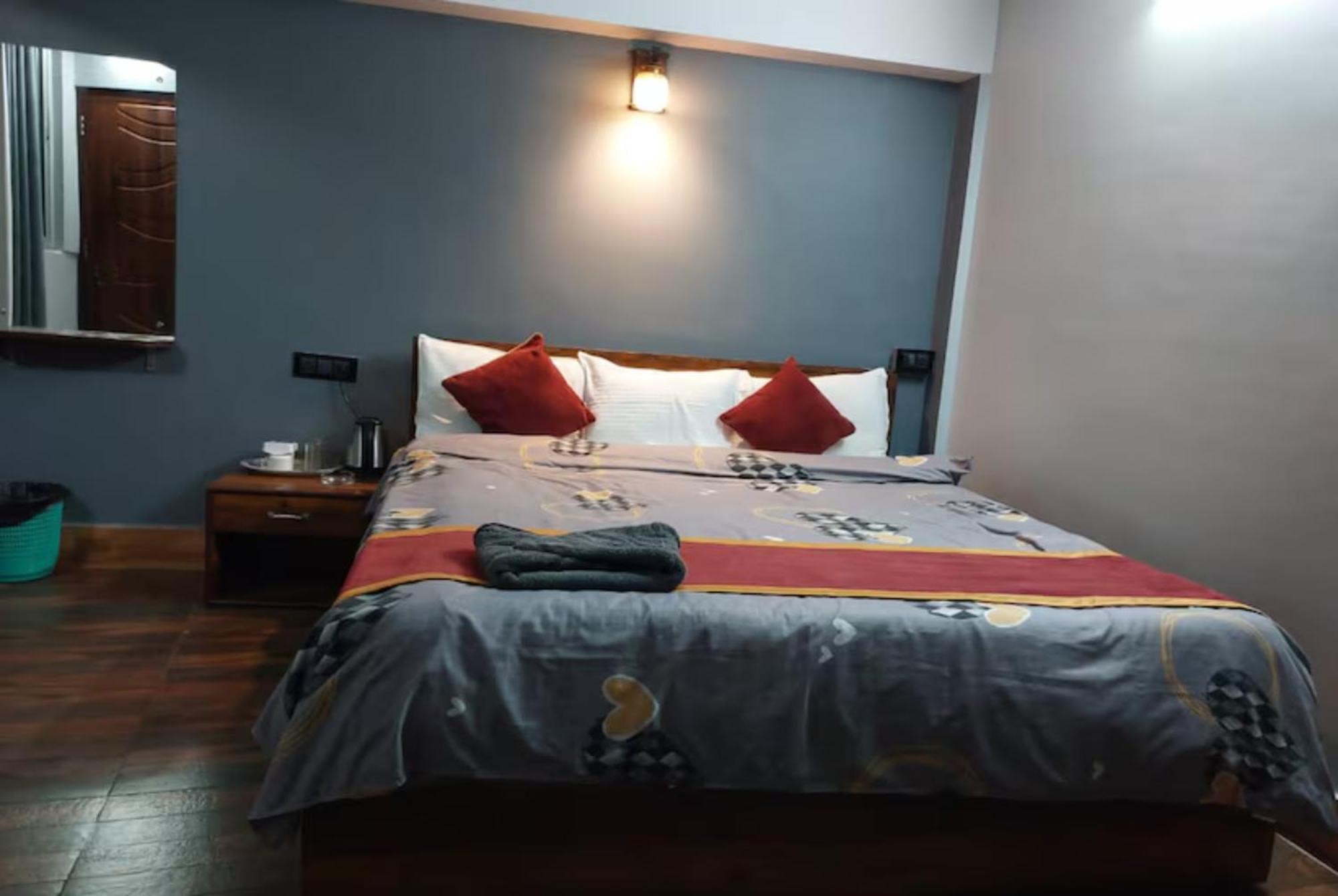 Hotel Pitstop Darjeeling - Excellent Service Recommended & Couple Friendly Eksteriør billede