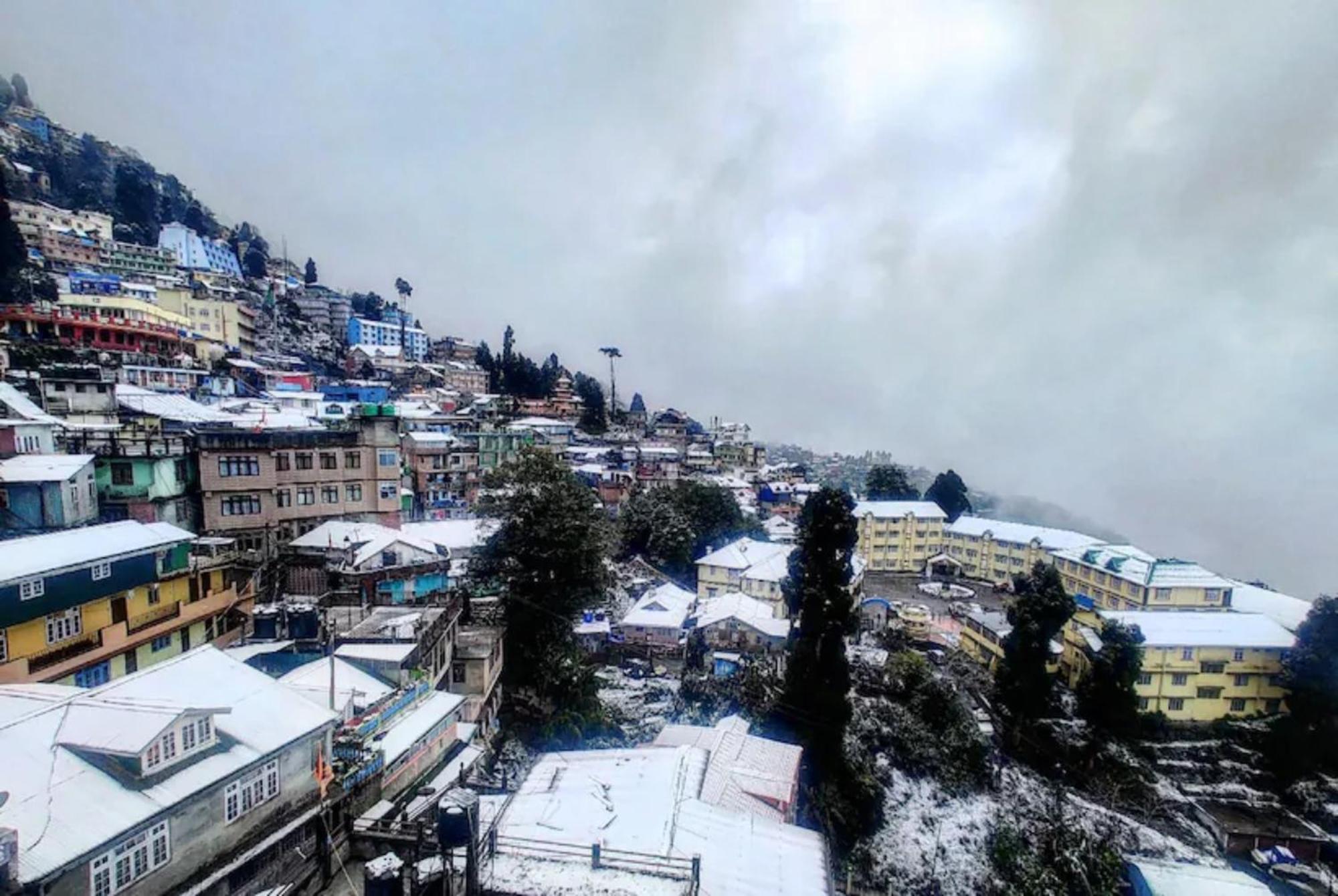 Hotel Pitstop Darjeeling - Excellent Service Recommended & Couple Friendly Eksteriør billede