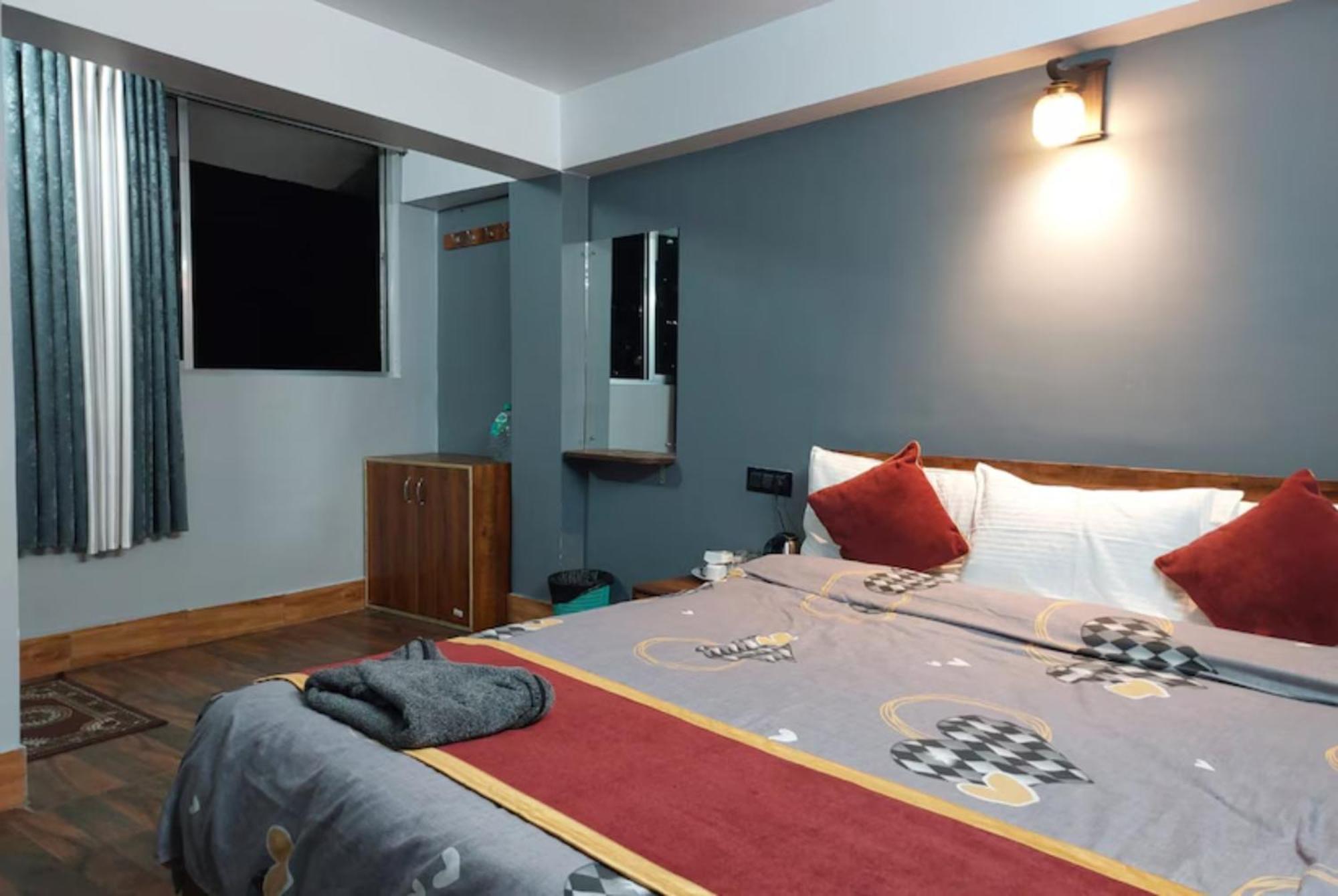Hotel Pitstop Darjeeling - Excellent Service Recommended & Couple Friendly Eksteriør billede