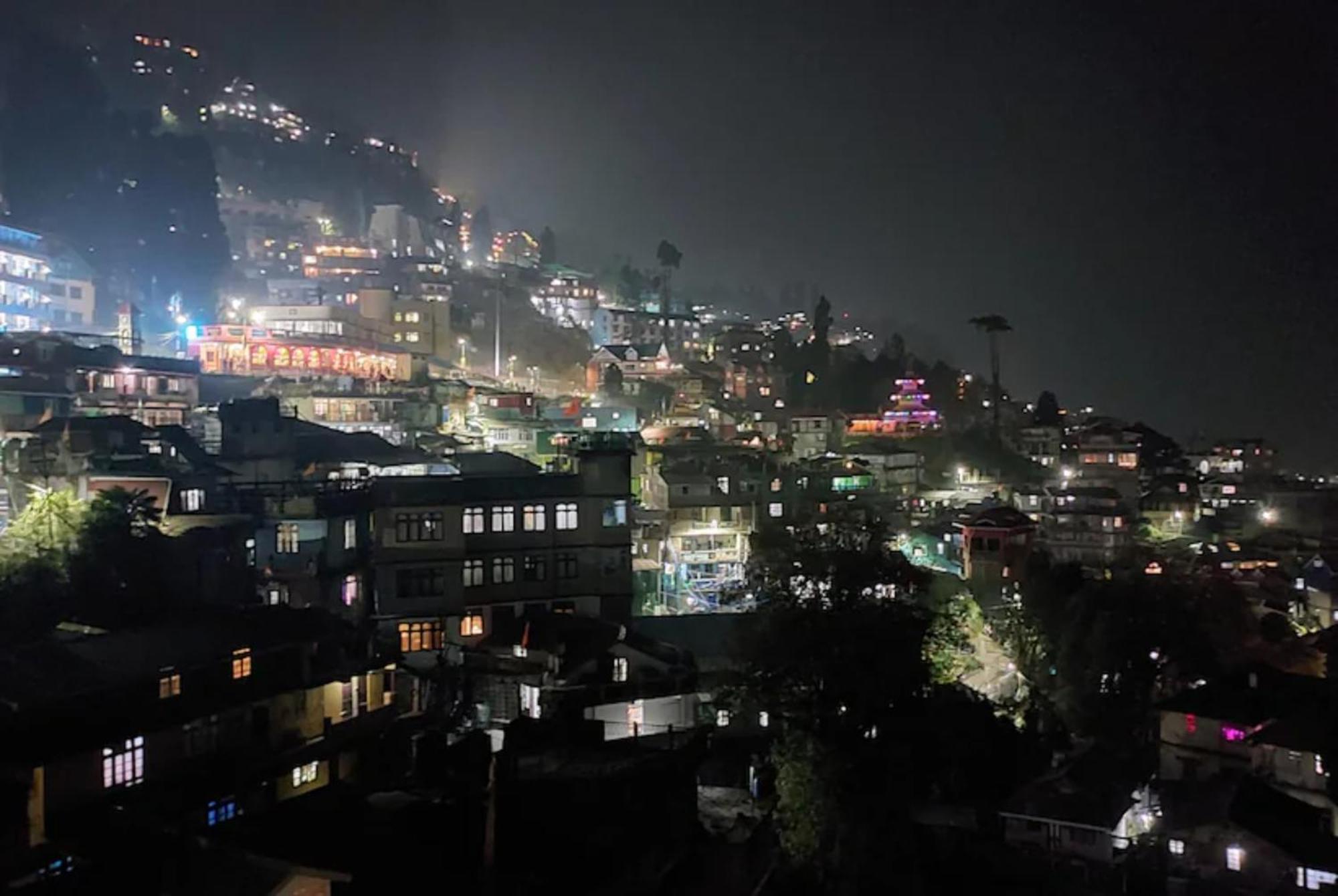 Hotel Pitstop Darjeeling - Excellent Service Recommended & Couple Friendly Eksteriør billede